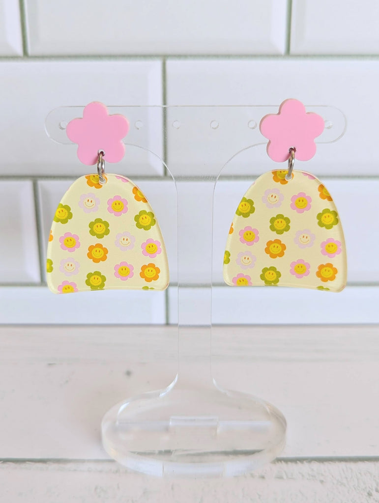 Retro Smile Daisy Dangle
